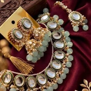 Traditional Kundan Jewelry Set with Earrings