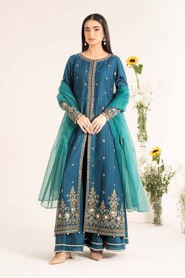 Women's Embroidered Lawn 3-Piece Suit